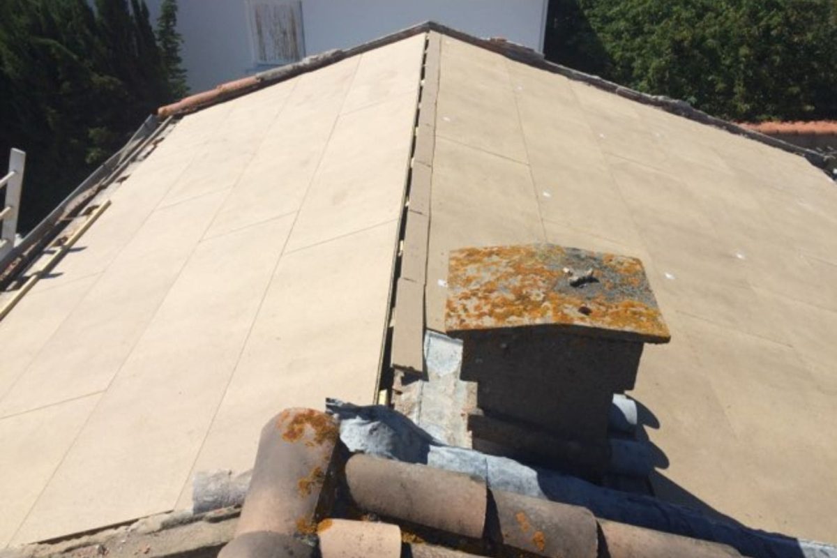 Reno toiture Carcassonne pose en cours